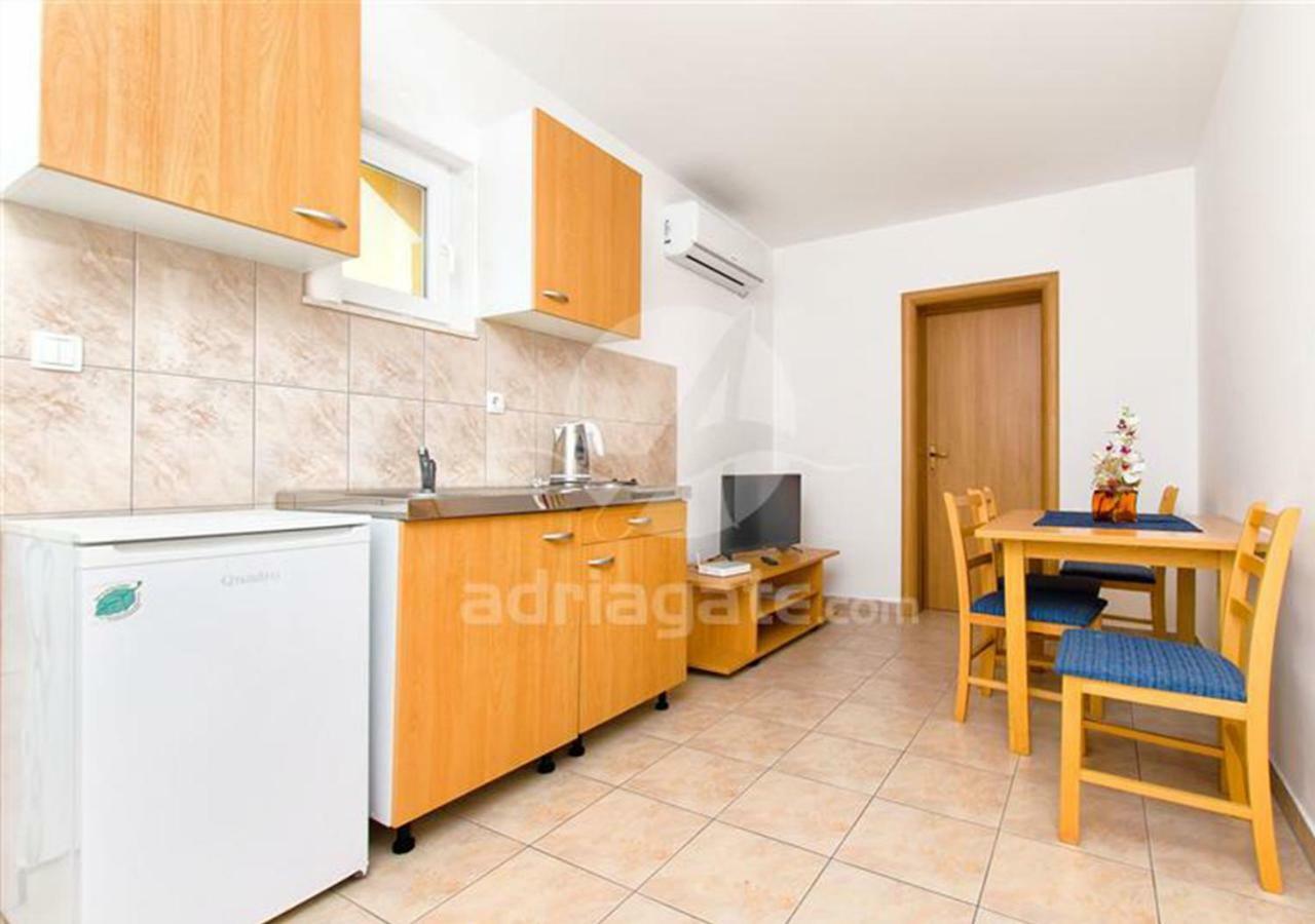 Apartments Iva Rogoznica  Esterno foto